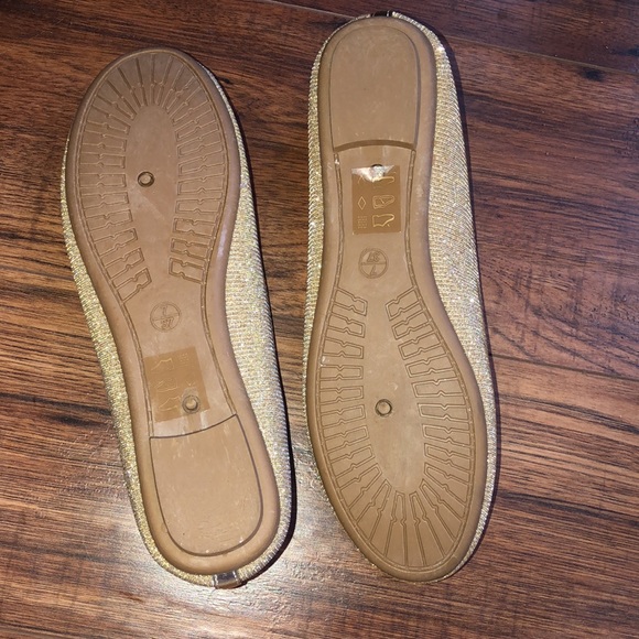 Le Château Sparkly gold flats - Picture 4 of 7